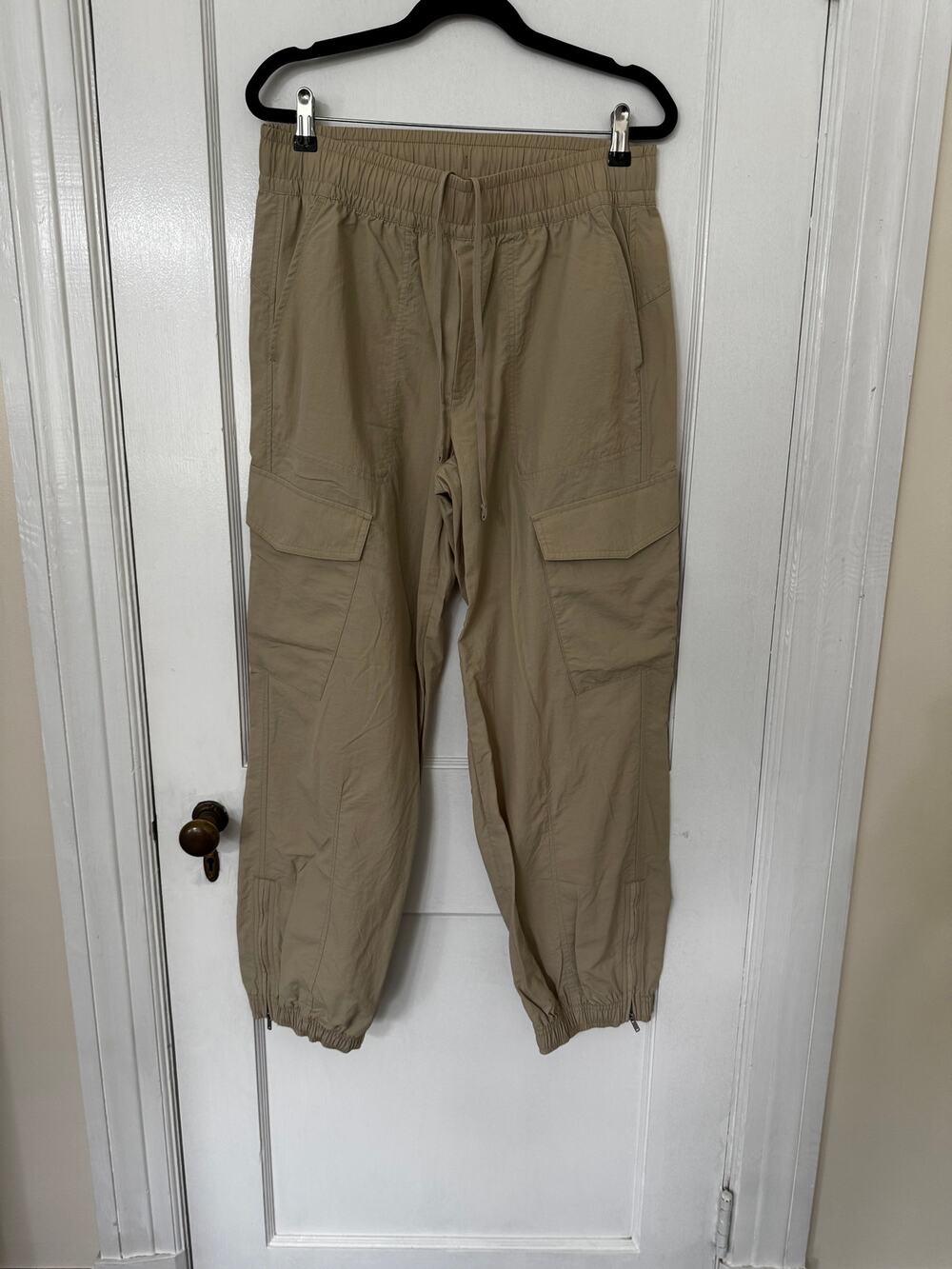 NWOT Old Navy Ankle-Zip Cargo Joggers